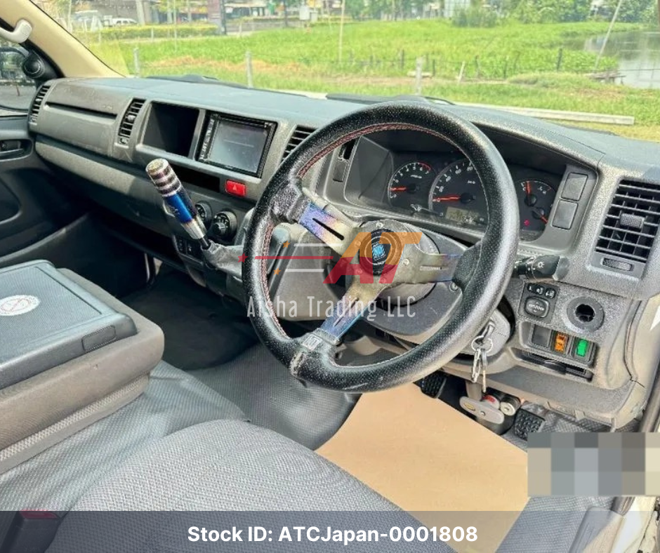 2015 Toyota Hiace 2.7 COMMUTER